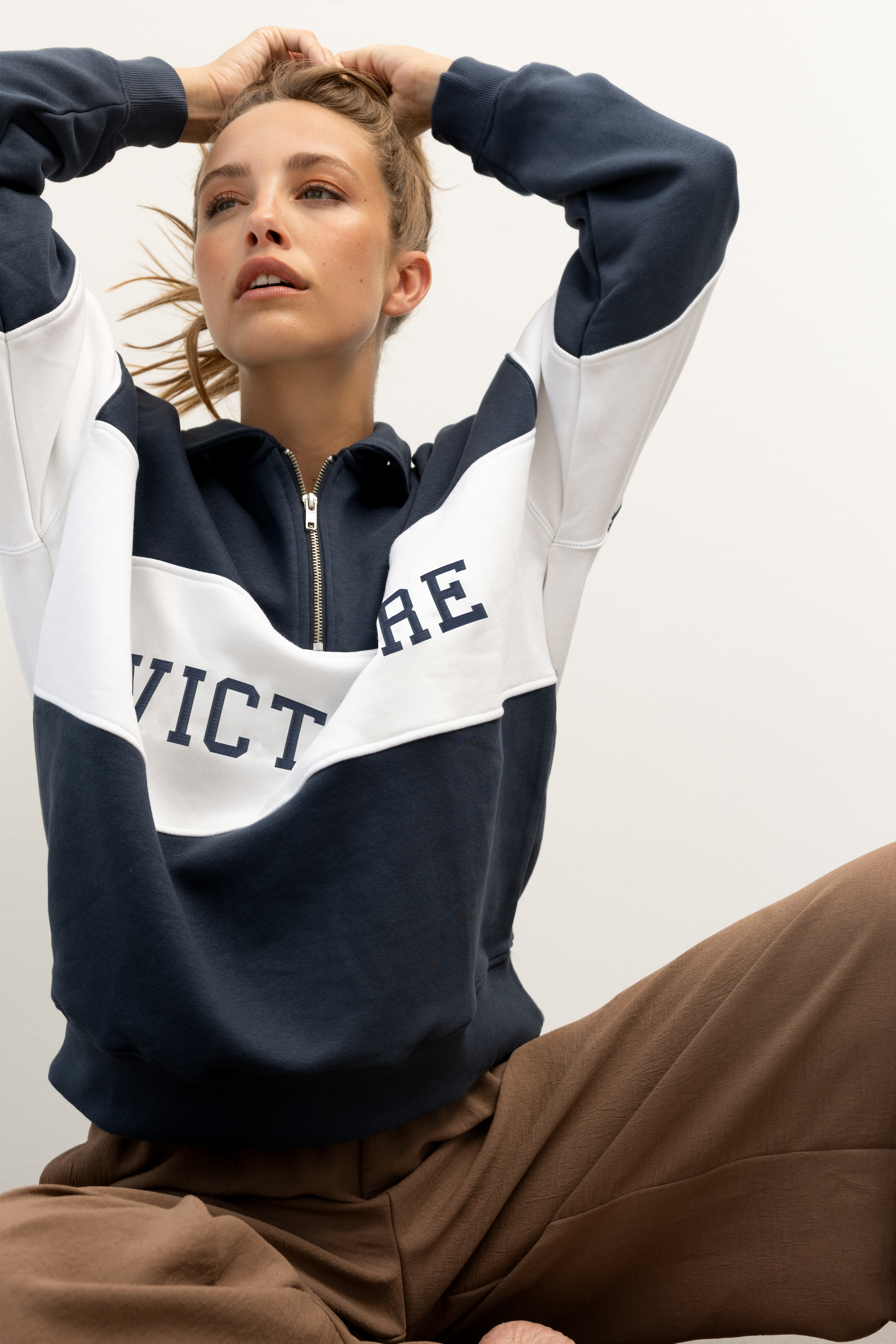 Montreal Victoire Pullover – Line Change